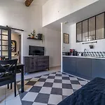 Les Temps Modernes - Nuit A Apartman Nîmes