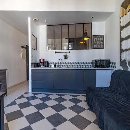 Les Temps Modernes - Nuit A 아파트 님