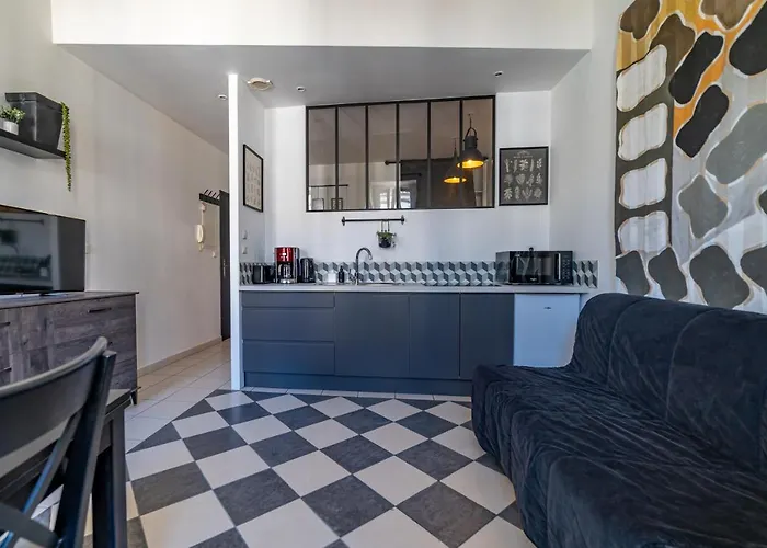 Les Temps Modernes - Nuit A Lägenhet Nîmes