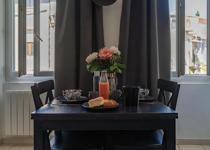 Lägenhet Les Temps Modernes - Nuit A Nîmes